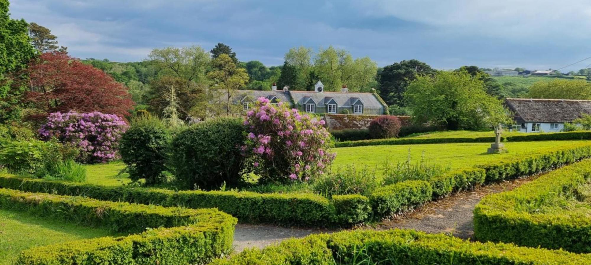 Great Trethew Manor Hotel & Self Catering Lodges Лискерд Экстерьер фото