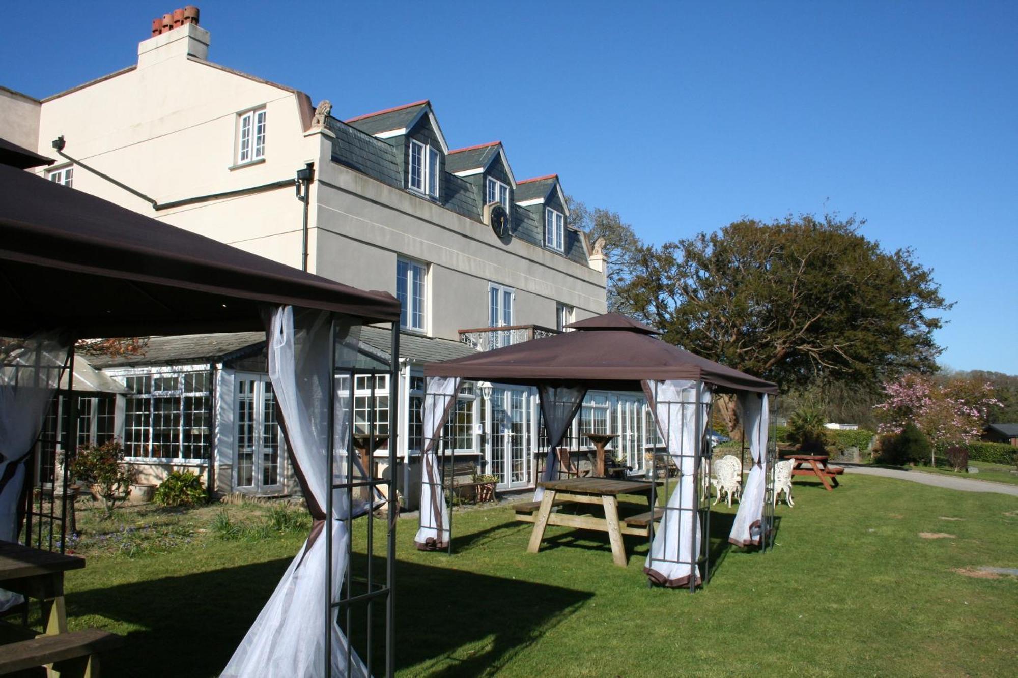 Great Trethew Manor Hotel & Self Catering Lodges Лискерд Экстерьер фото