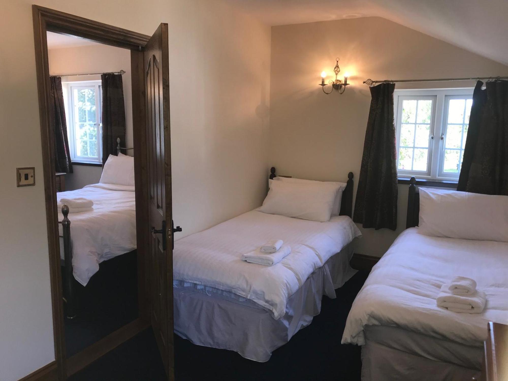 Great Trethew Manor Hotel & Self Catering Lodges Лискерд Экстерьер фото